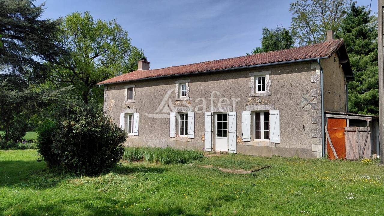 Propiedad ecuestre En venta Deux-S&egrave;vres