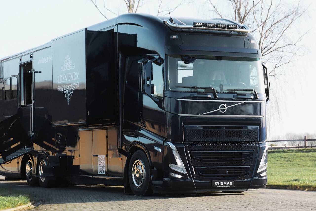 Cami&oacute;n para caballos Volvo  2022 De segunda mano