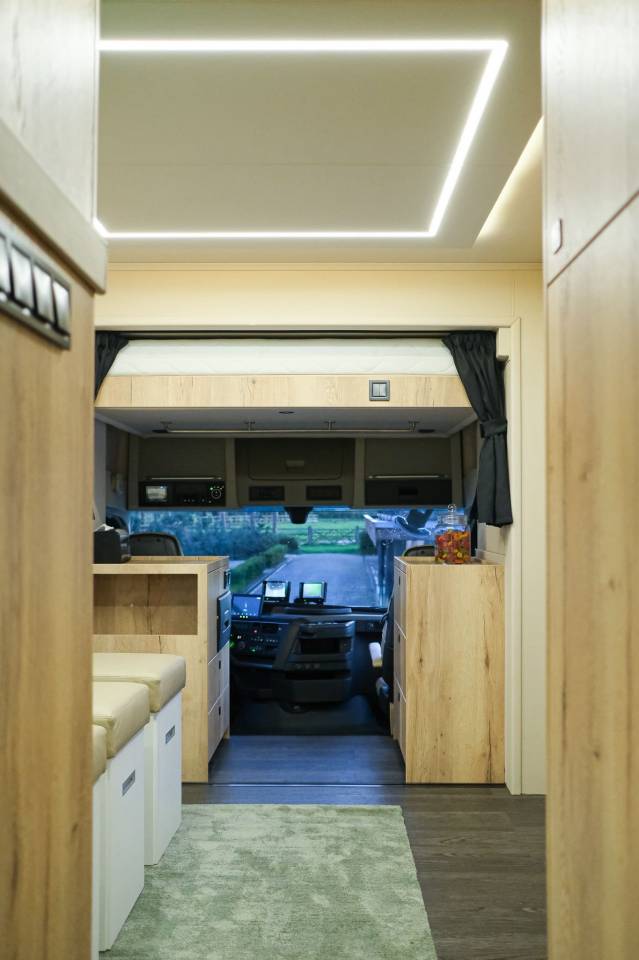 Cami&oacute;n para caballos Volvo  2022 De segunda mano