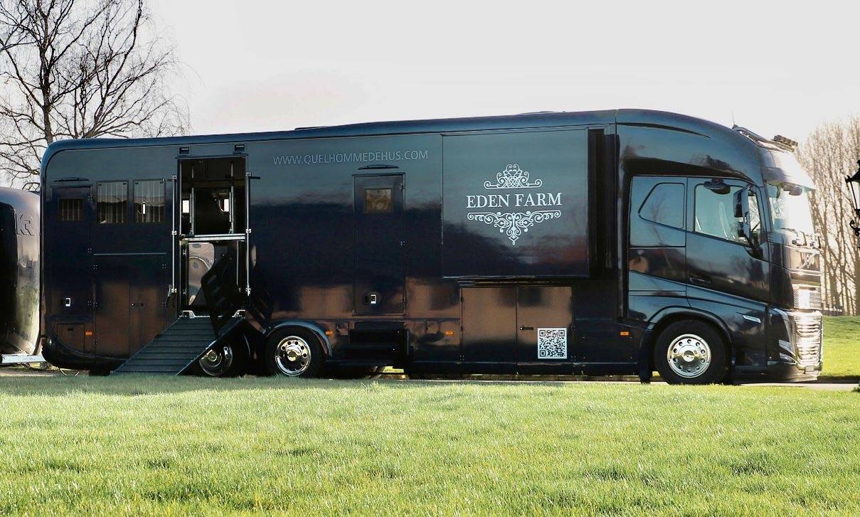 Cami&oacute;n para caballos Volvo  2022 De segunda mano