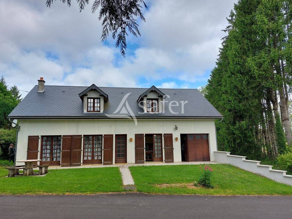 Explotaci&oacute;n agr&iacute;cola En venta Corr&egrave;ze