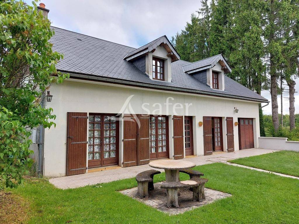 Explotaci&oacute;n agr&iacute;cola En venta Corr&egrave;ze