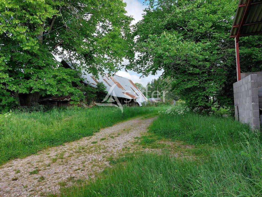 Explotaci&oacute;n agr&iacute;cola En venta Corr&egrave;ze
