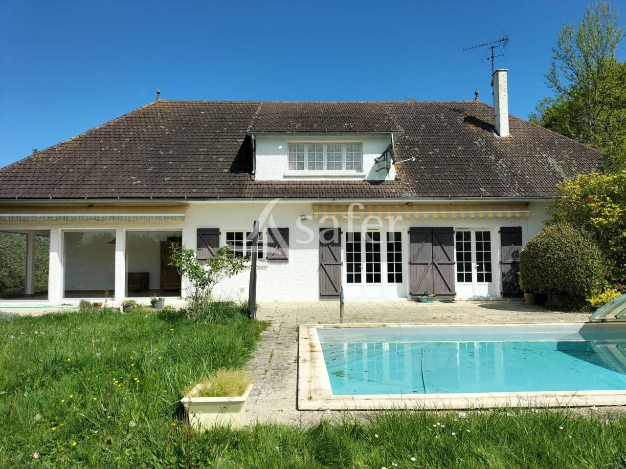 Explotaci&oacute;n agr&iacute;cola En venta Vend&eacute;e