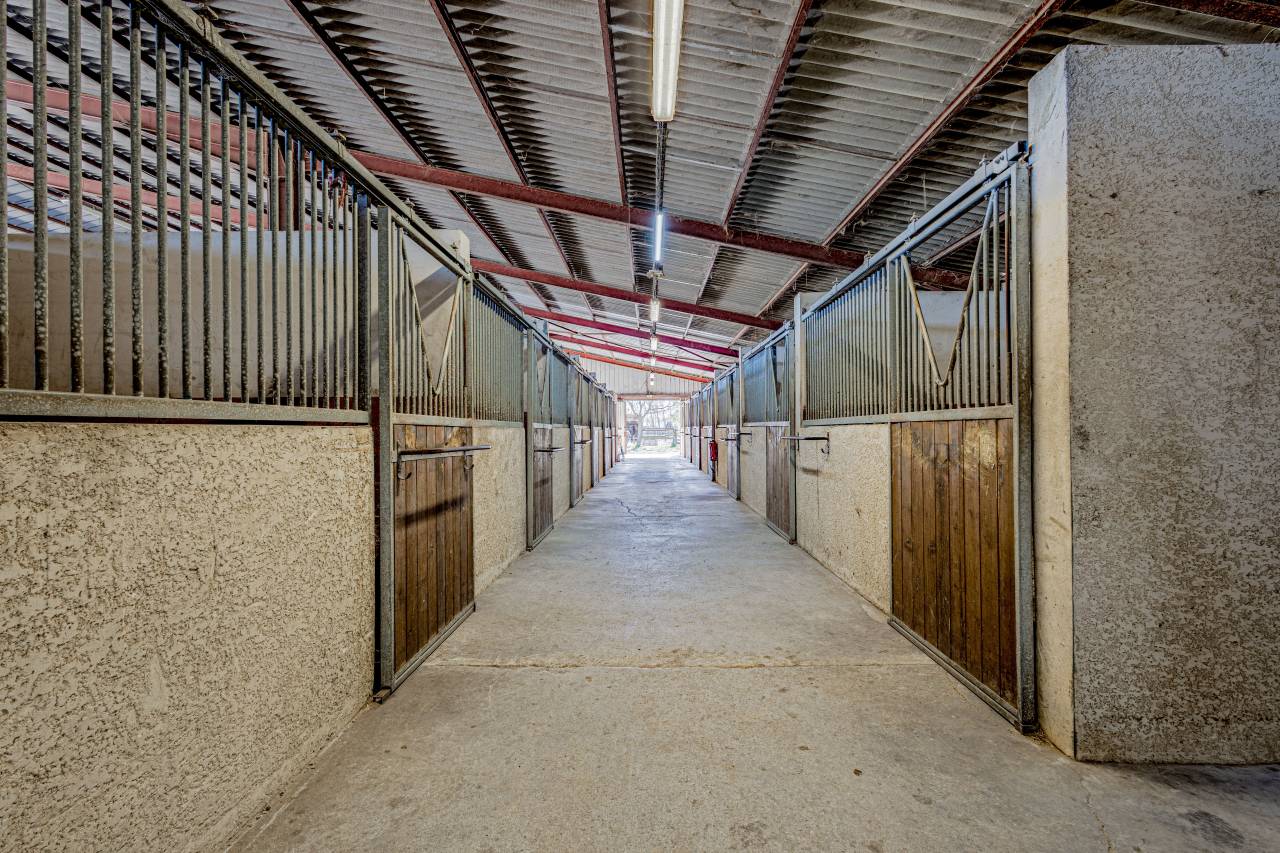 Cuadra de propietarios En venta H&eacute;rault