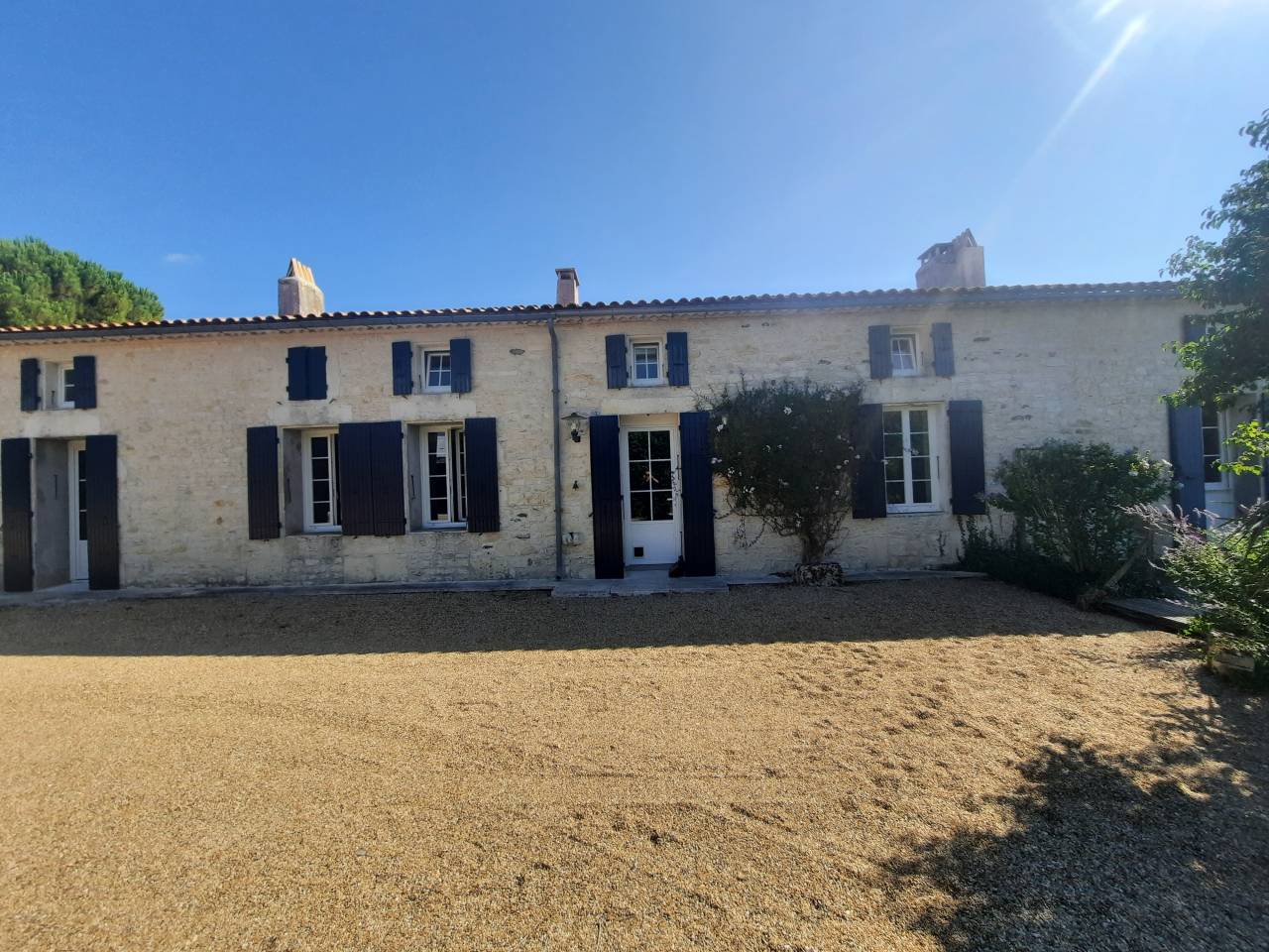 Bonita residencia ecuestre En venta Charente Mar&iacute;timo