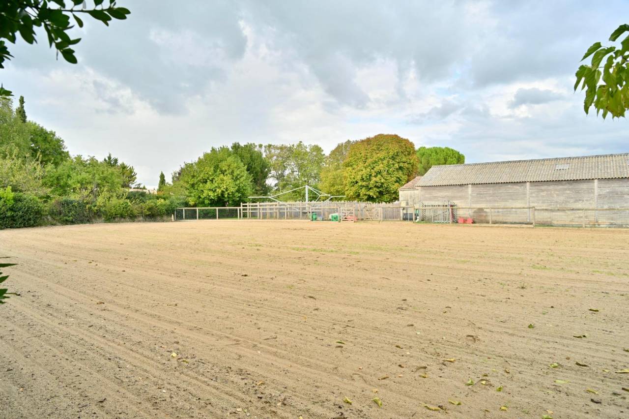 Bonita residencia ecuestre En venta Charente Mar&iacute;timo