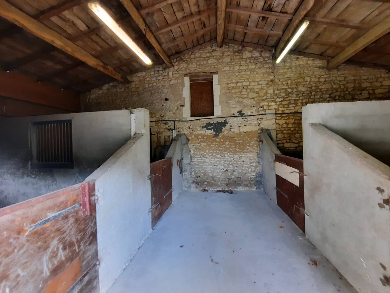 Bonita residencia ecuestre En venta Charente Mar&iacute;timo